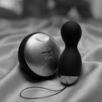 LELO - BADGE HULA BALLS BLACK